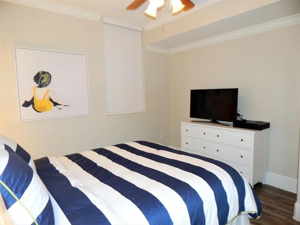209 Holiday Isle 209 3 Bedroom Condo