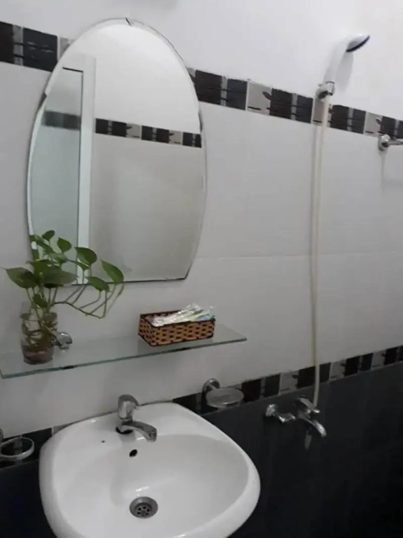 Queen Pearl Hostel
