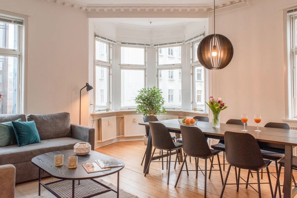 Sanders Boulevard - Smart 3-bdr Apt By the Canal