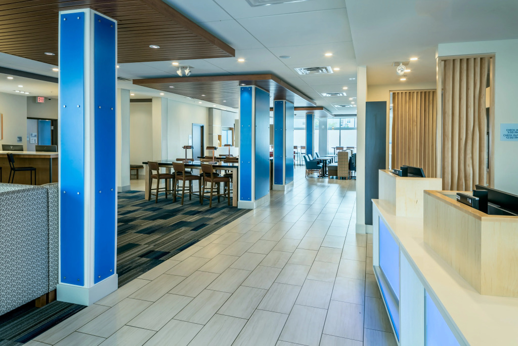Holiday Inn Express & Suites - Medford by IHG