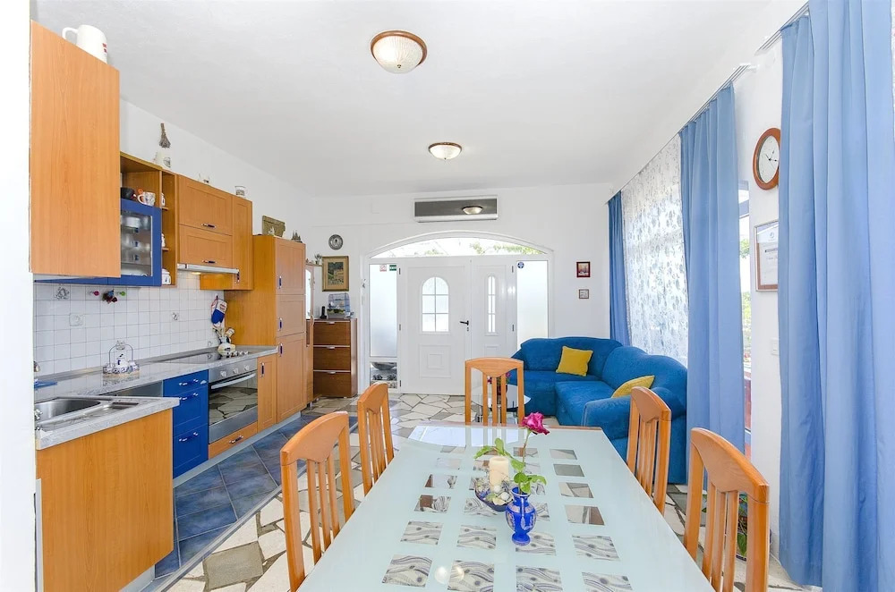 House Mladen
