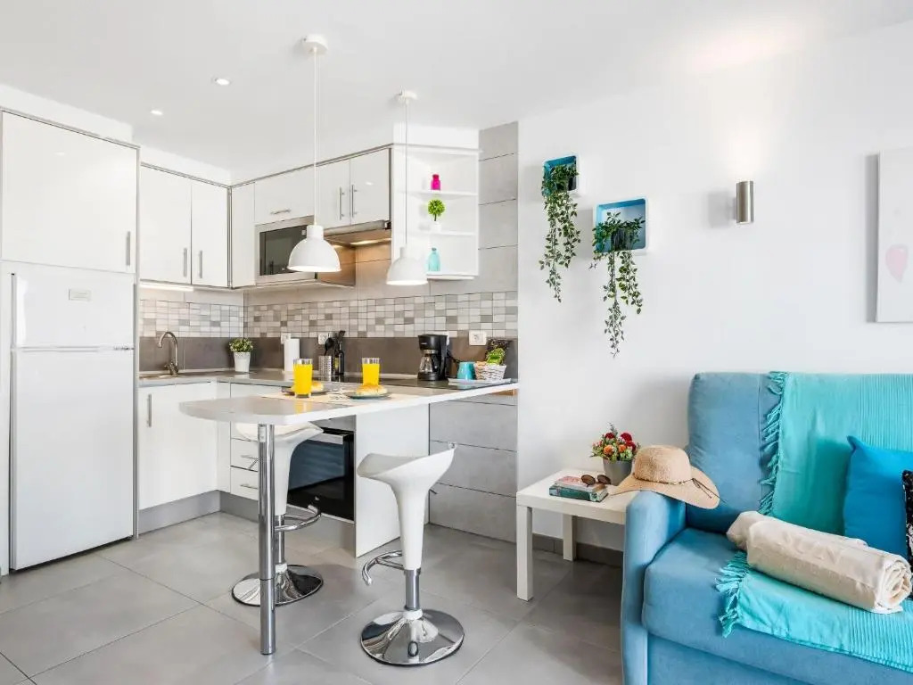 B16 WINDSOR PARK, exclusive sea view, heated pool