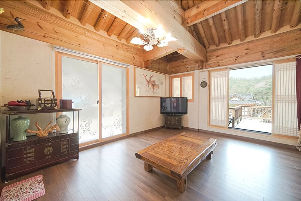 Hongchen Hanok Pine Scent Pension