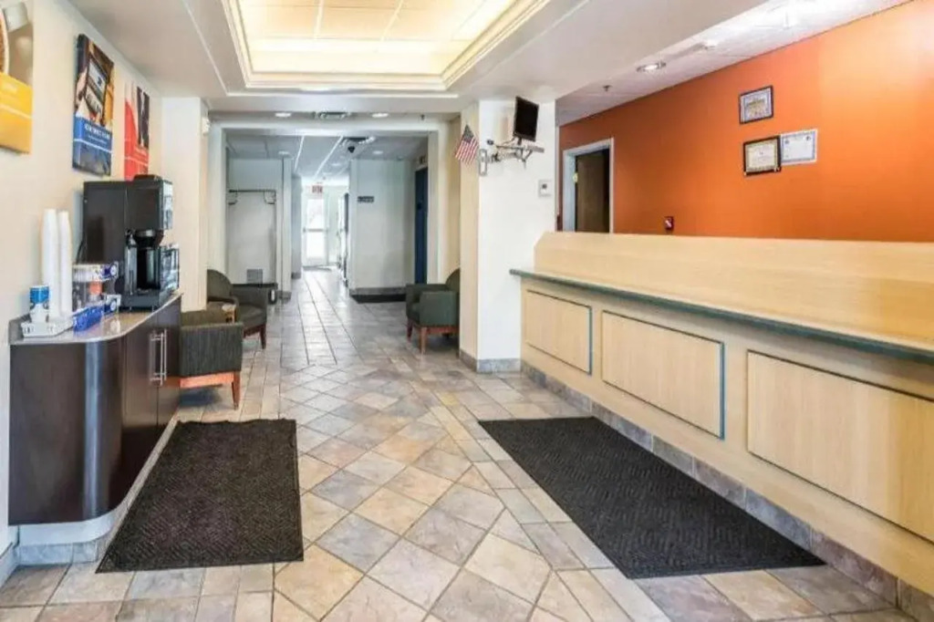 Econo Lodge Hot Springs South