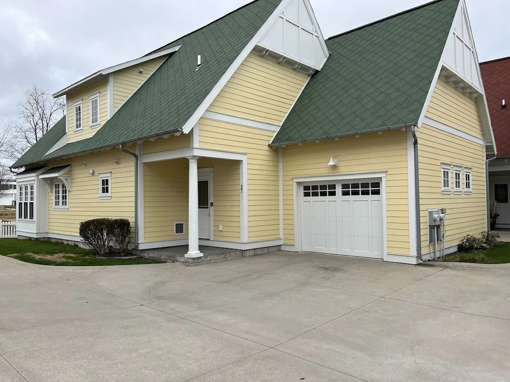 Family-Friendly 3BR Condo Grand Haven 27