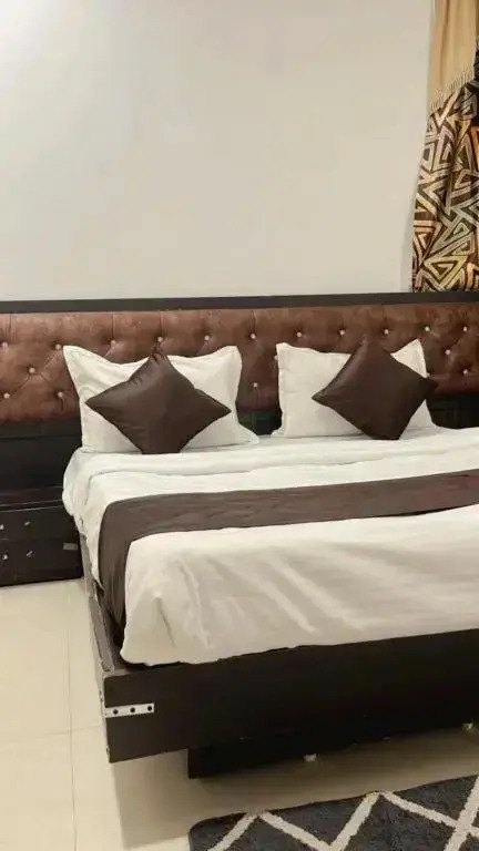 K Square by OYO Rooms