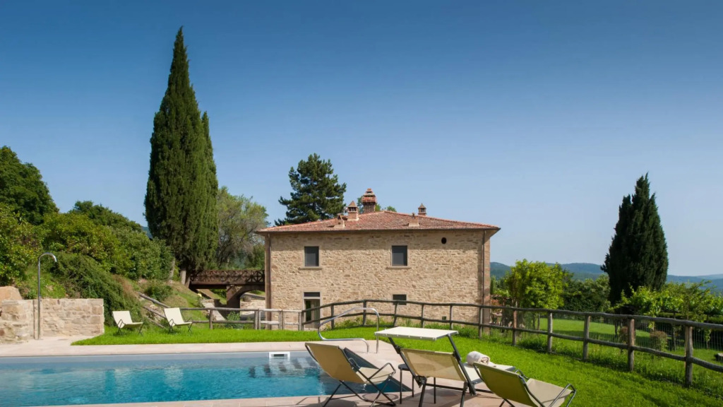 Sleeps: 12 (6 bedrooms, 6 bathrooms) 450 m2. Private garden and the pool (5x12 mts – 1,30mts depth),-VILLA LEOPOLDINA