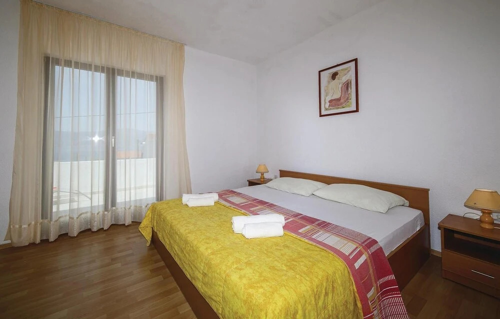 Nice Home in Slatine With Wifi and 5 Bedrooms