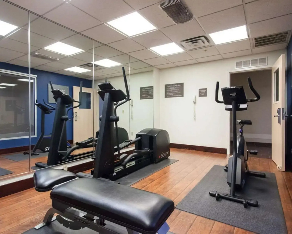 Comfort Suites Tulsa Central