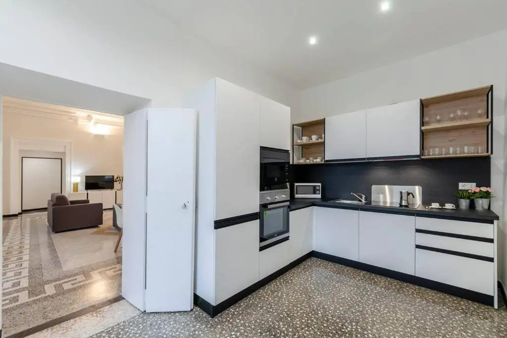Joivy Elegant Flat for 7, in the Heart of Genoa