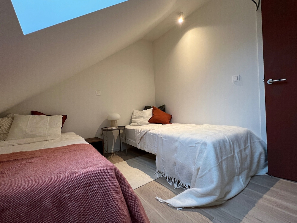 Stylish Stay Bree Near City Center for 6 Guests