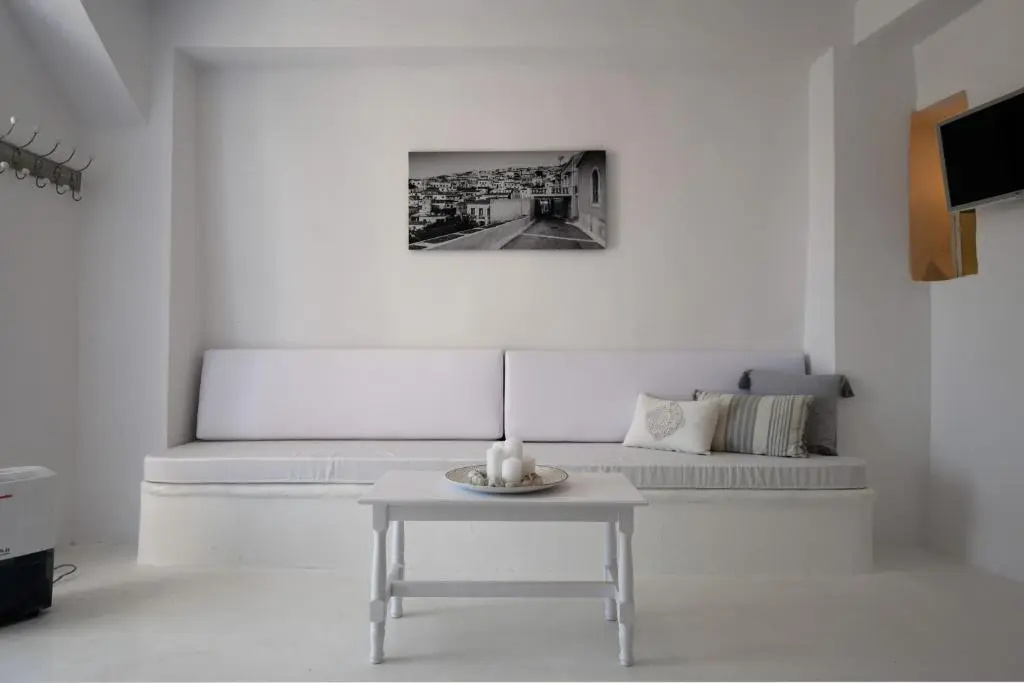 Fully renovated apartment in the heart of Ioulida on the island of Kea
