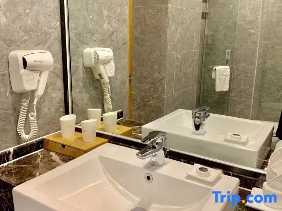 Qingmu Select Hotel (Shanghai Dahua Hucheng Dahua Second Road)