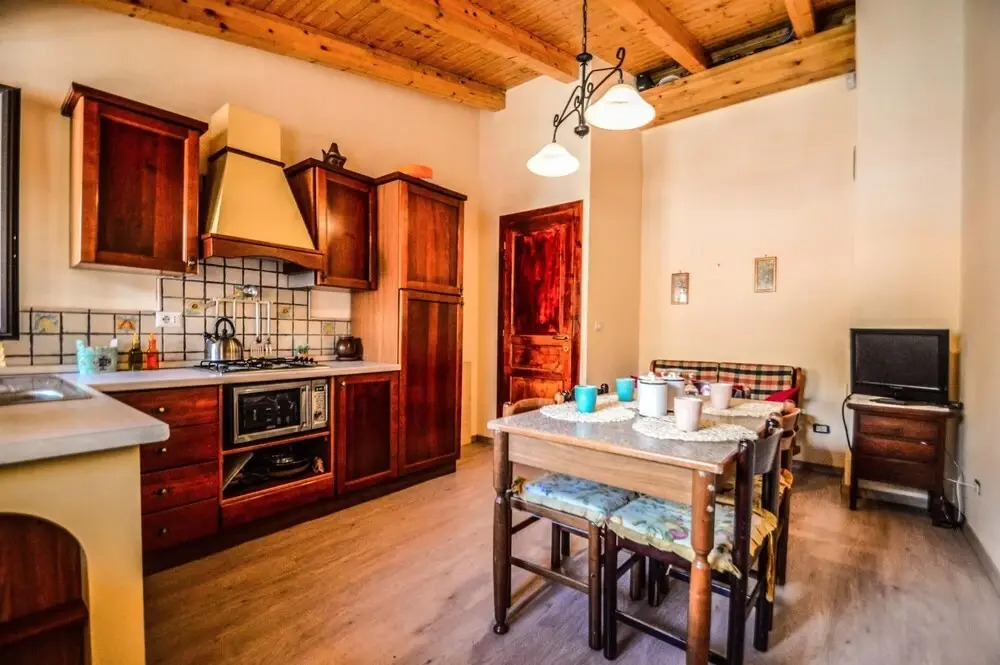 La Vecchia Torre- Beautiful Villa Surrounded by Greenery Located Between the Beautiful Etna and the