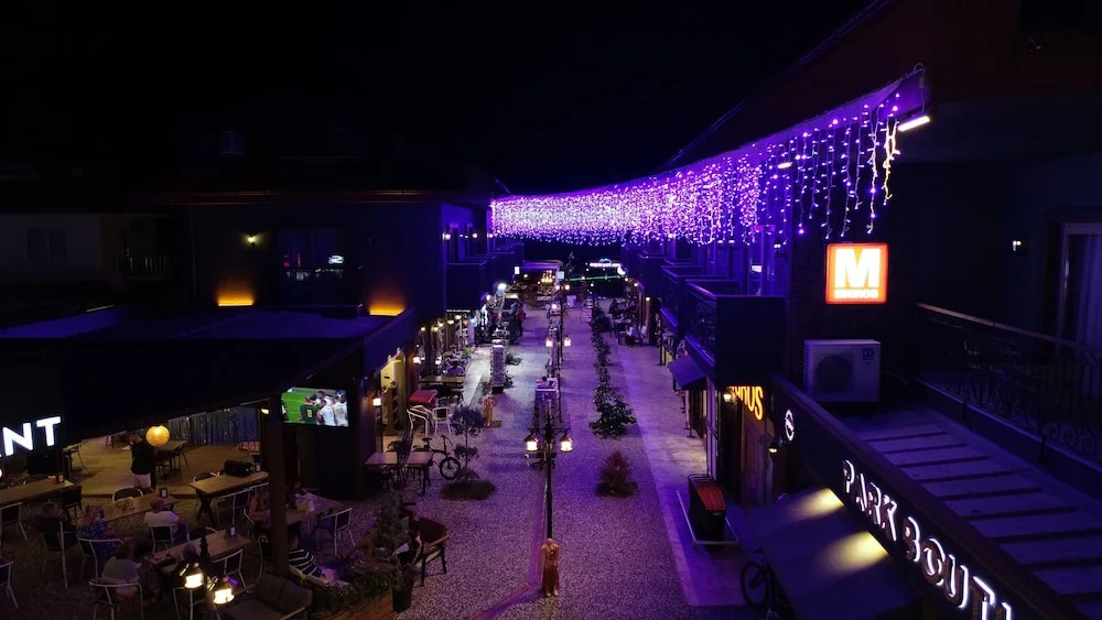Dolphin Park Hotel