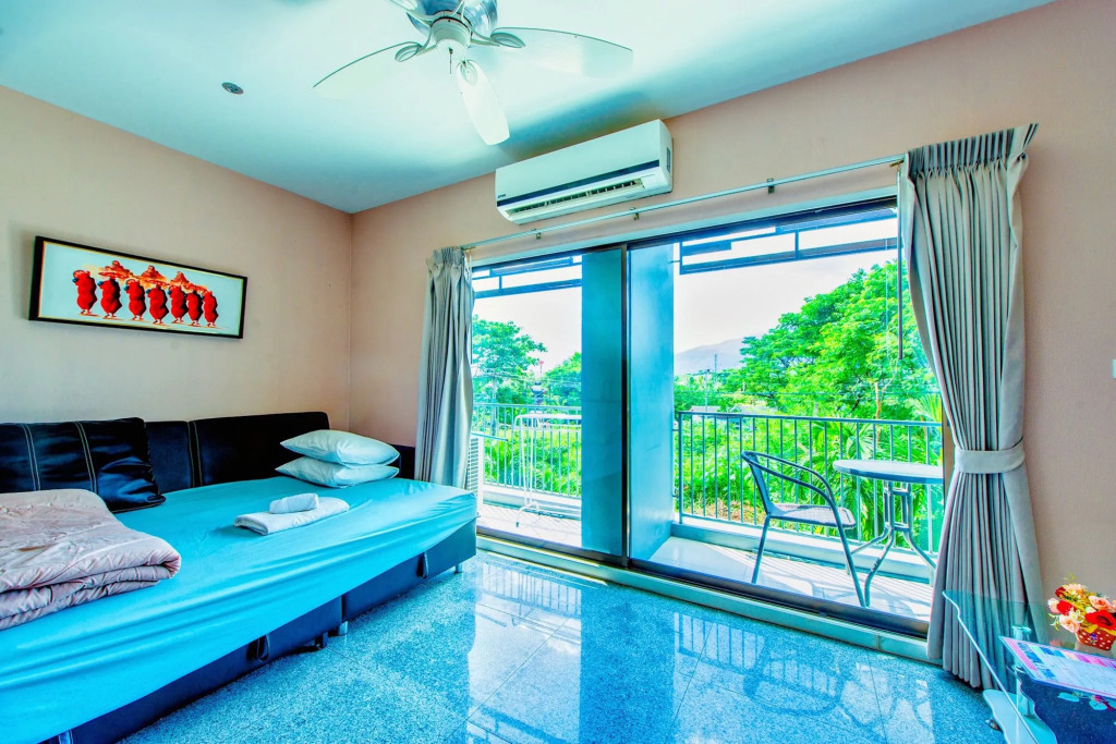 Tree Boutique Residence - Quiet Oasis - Stunning View, Pool & Gym