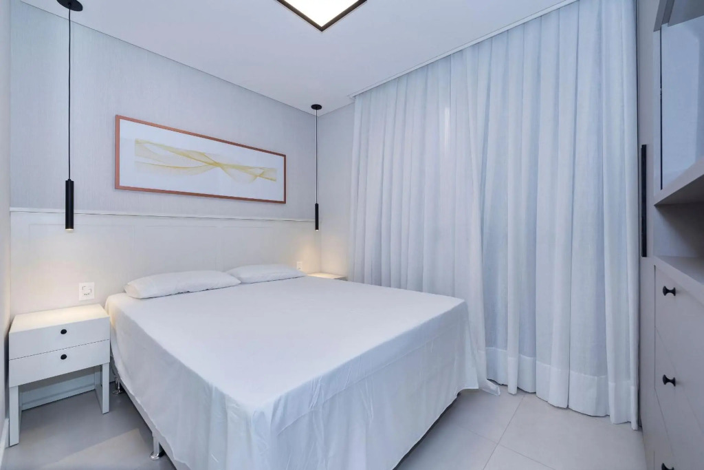 Adra 206 - Apartamento no centro de Bombinhas - Rooftop com piscina e academia - À poucos metros da praia