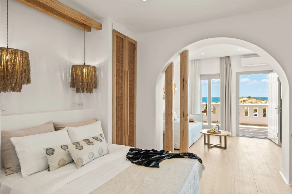 Almiriki Naxos Beachside Living