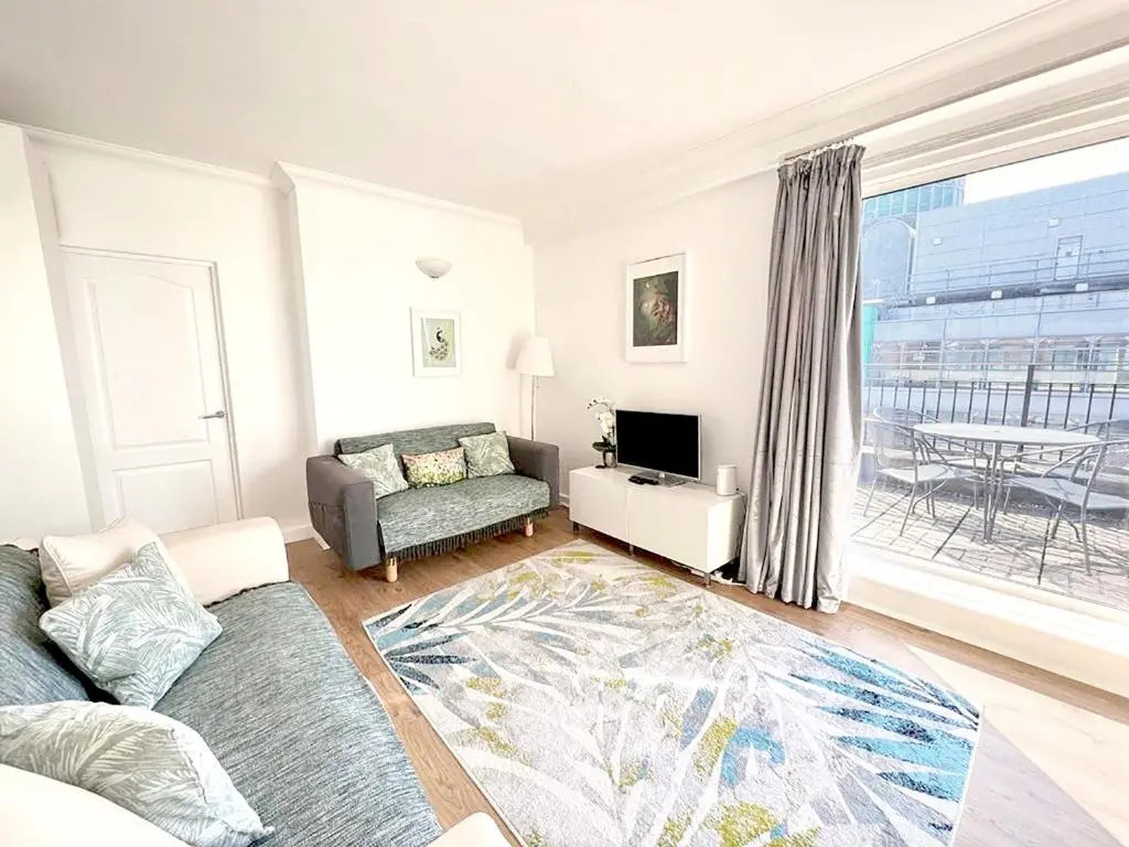 W1 Penthouse w Terrace