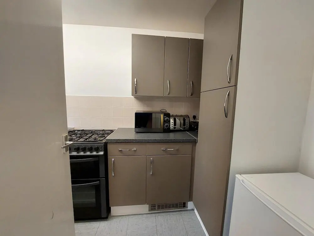 2-bed House in the Heart of Woodhouse, Leeds