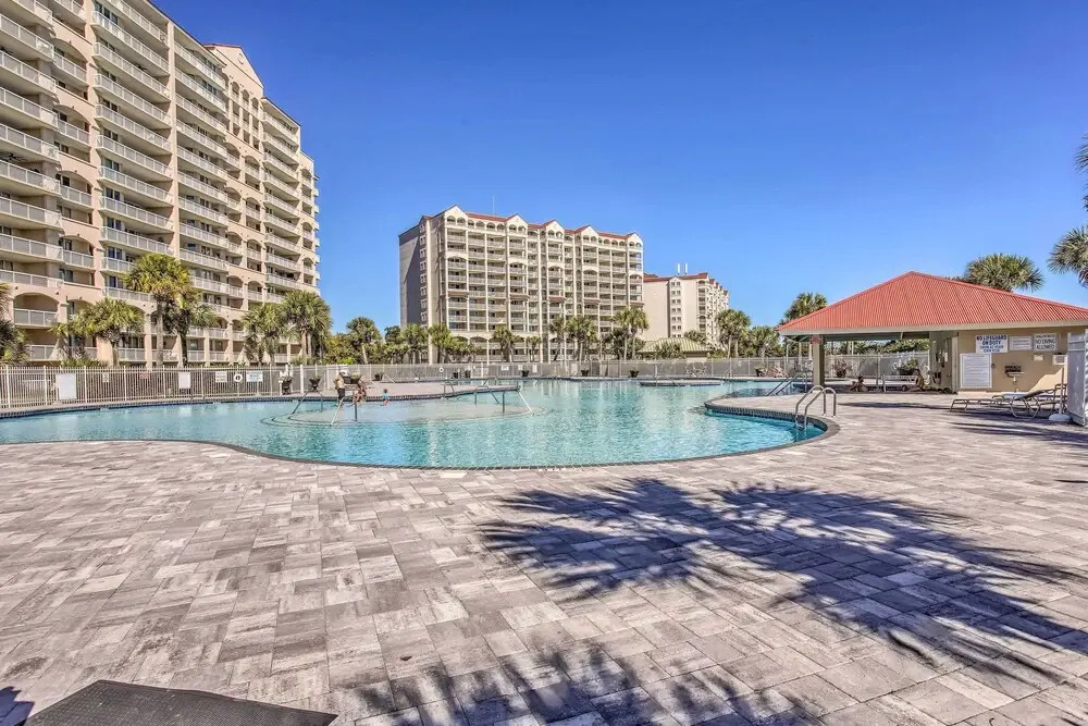 Luxury 1st-floor Barefoot Resort Condo!