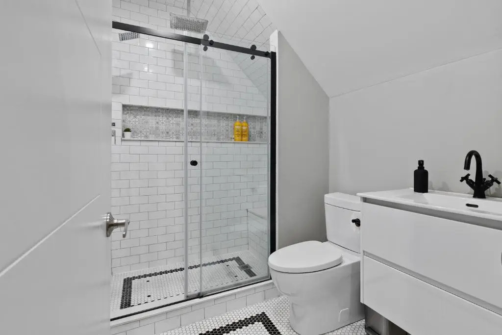 ENTIRE 1 BEDROOM APARTMENT ACROSS FROM GOOGLE - br5