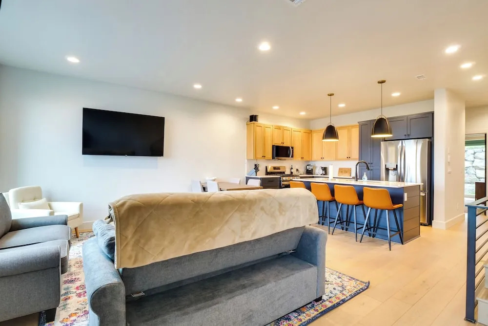 Peaceful Crested Butte Townhome w/ Mountain Views