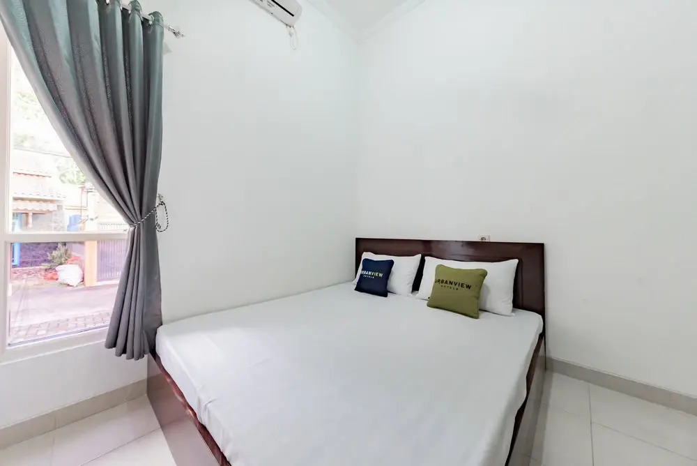 Urbanview Hotel Sabar Residence CSB Mall