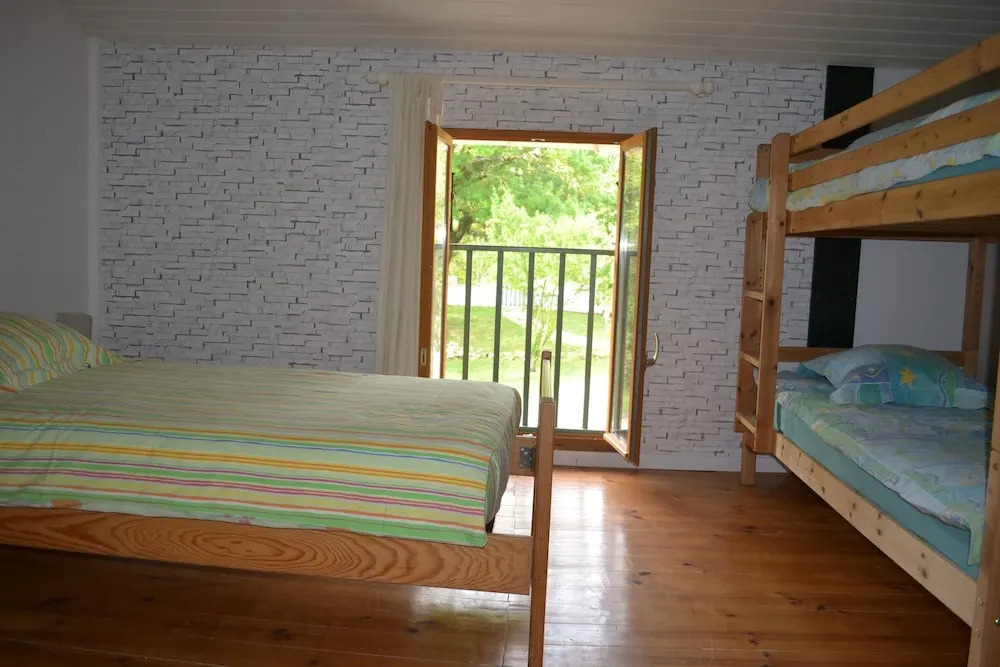 Villa With 5 Bedrooms in Laurac, With Wonderful Mountain View, Pool Ac