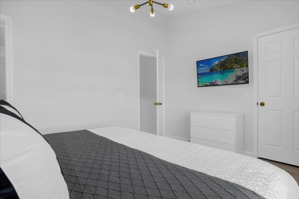 3 Bedrooms 3 Bathrooms Windsor Hills 7662 Sr