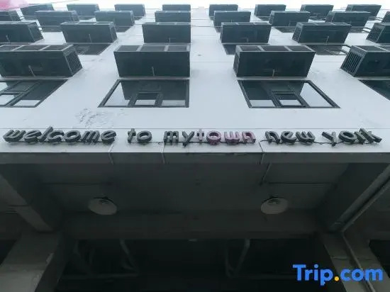 RedDoorz Premium at MyTown New York