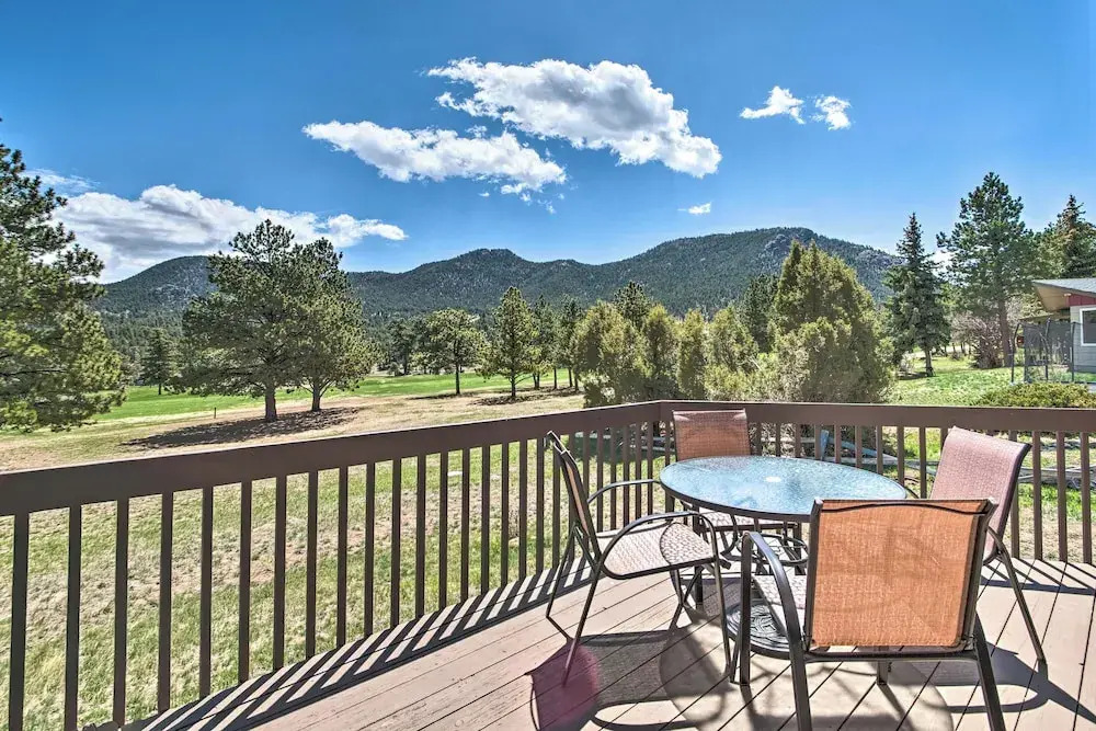 Fireplace & Mtn Views: Estes Park Home w/ Deck!
