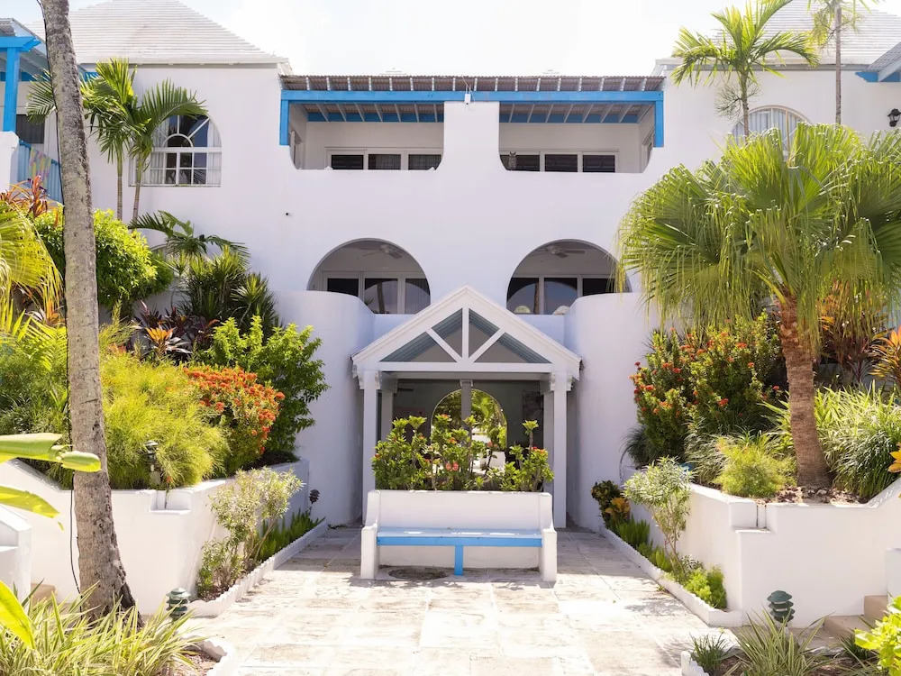 Deluxe Ocean View Villas - Just Steps From White Sand Beaches