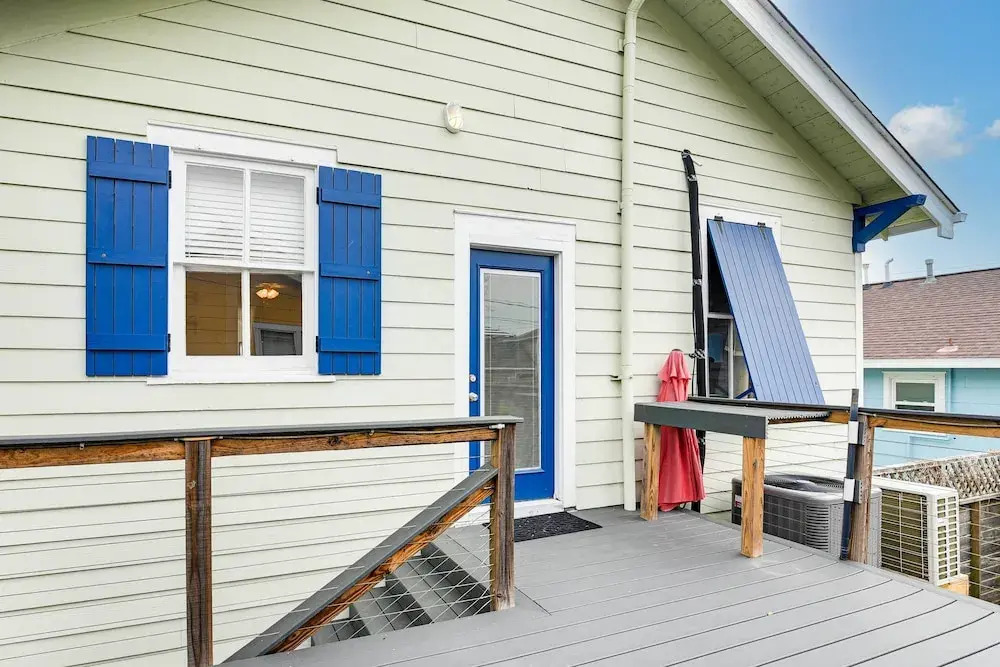Walk to Beach! Family-friendly Galveston Home