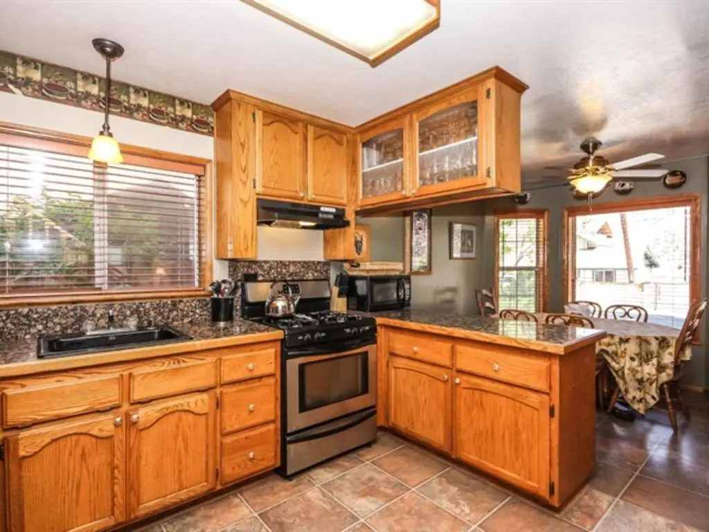 Idle Hours Inn - 1945 by Big Bear Vacations
