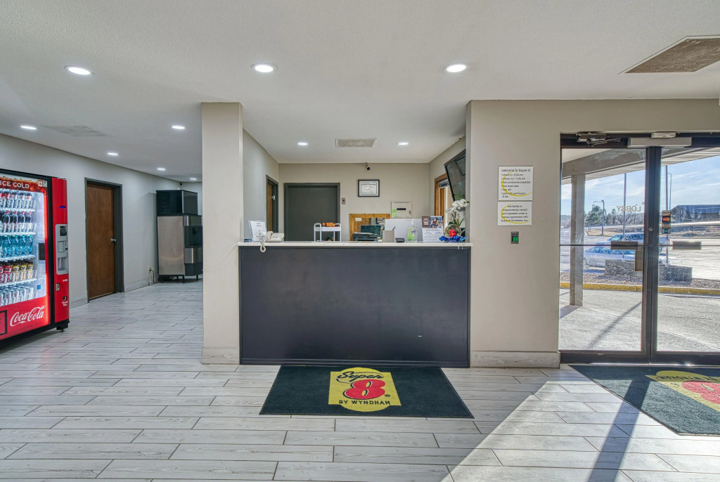 Super 8 by Wyndham Hot Springs