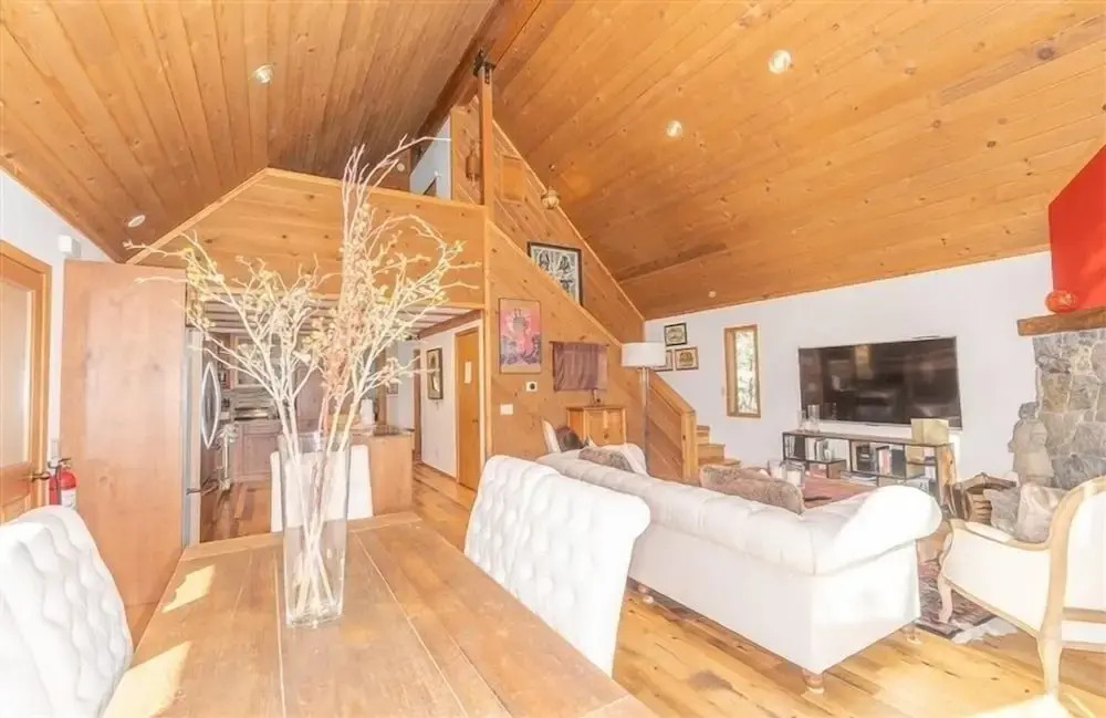 3BR+Den Home Overlooking Martis Valley by RedAwning Save 10% on 3 Nights, 15% on 5 Nights!