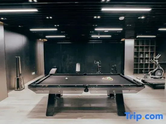 Yishe 101 Hotel (Xi'an Bell and Drum Tower Sajinqiao Subway Station)