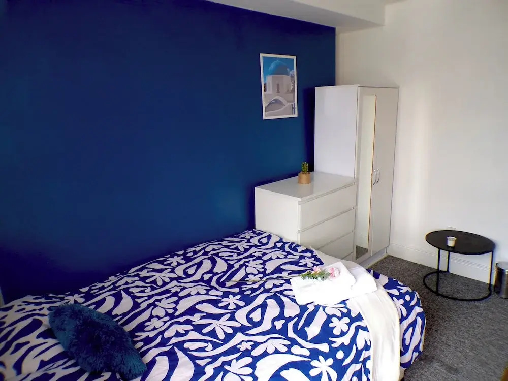 Santoriniapartmentwestkensingtonsleeps3-ensuite-ac