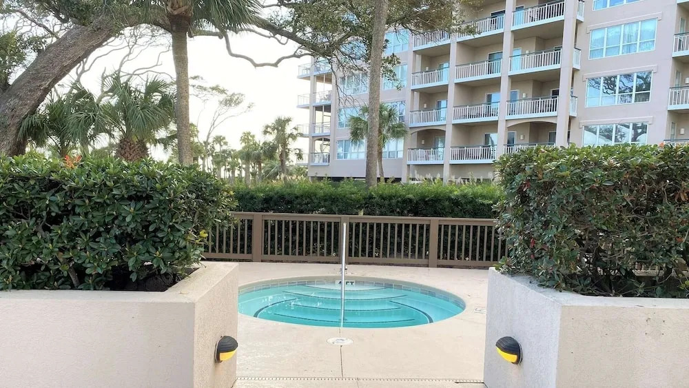 4203 Windsor Ct N 1 Bedroom Condo