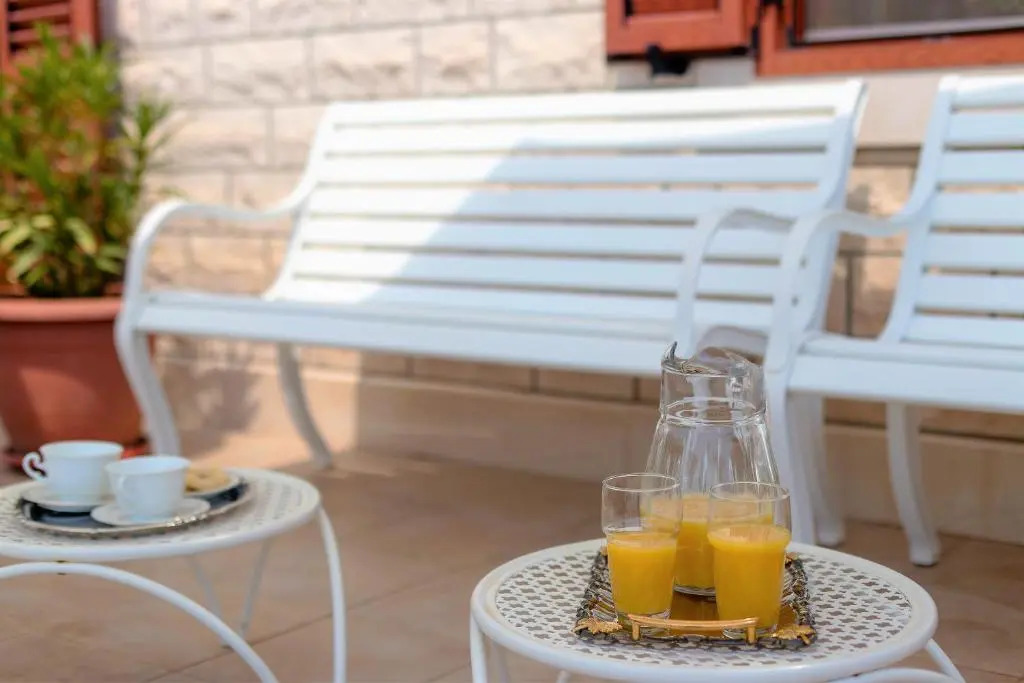 4 bedrooms seafront Villa LAURUS with heated pool for up to 8 people