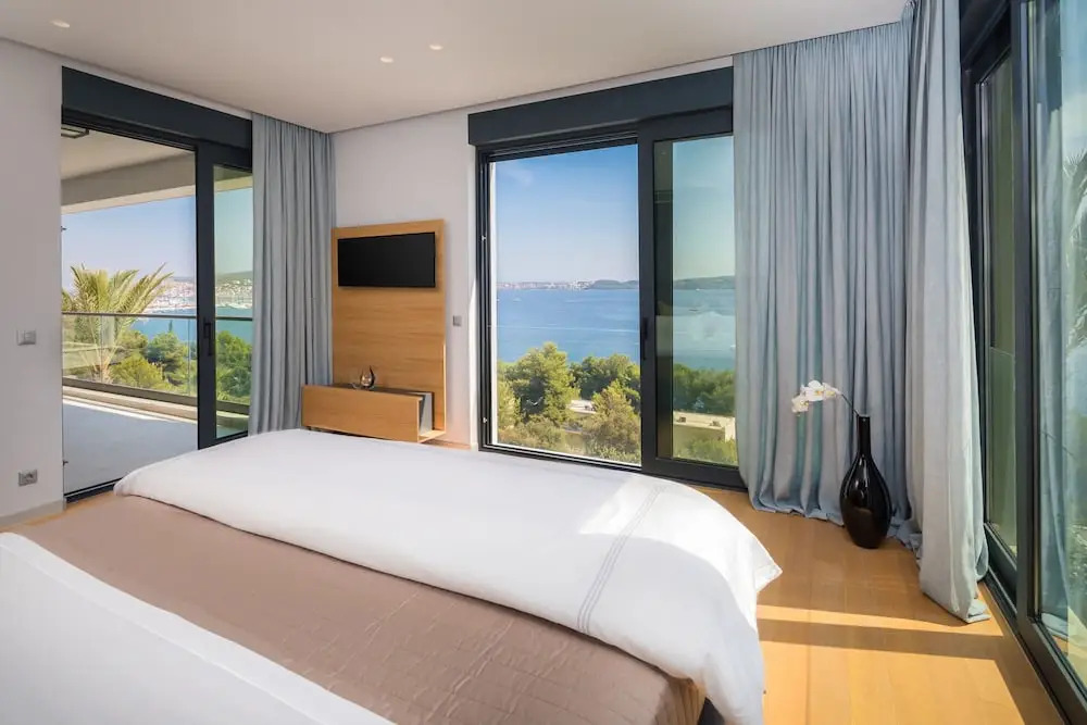 Ultraluxury Villa Elyzeum with Heated Pool
