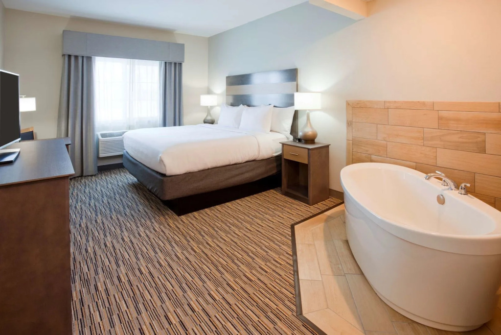 GrandStay Hotel & Suites