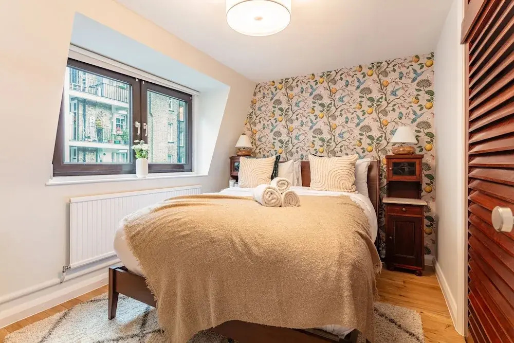 Spacious 2BR House by Madame Tussauds