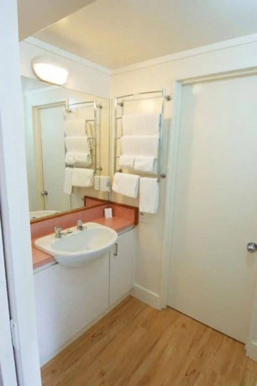 Capital Lodge Motor Inn