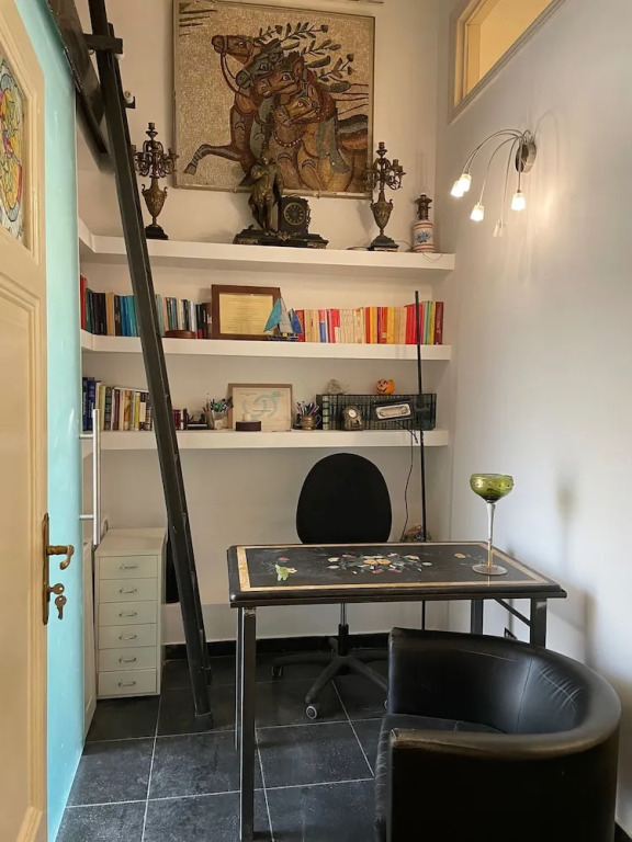 Elegant Apt-typical Roman Palazzina Pz Alessandria