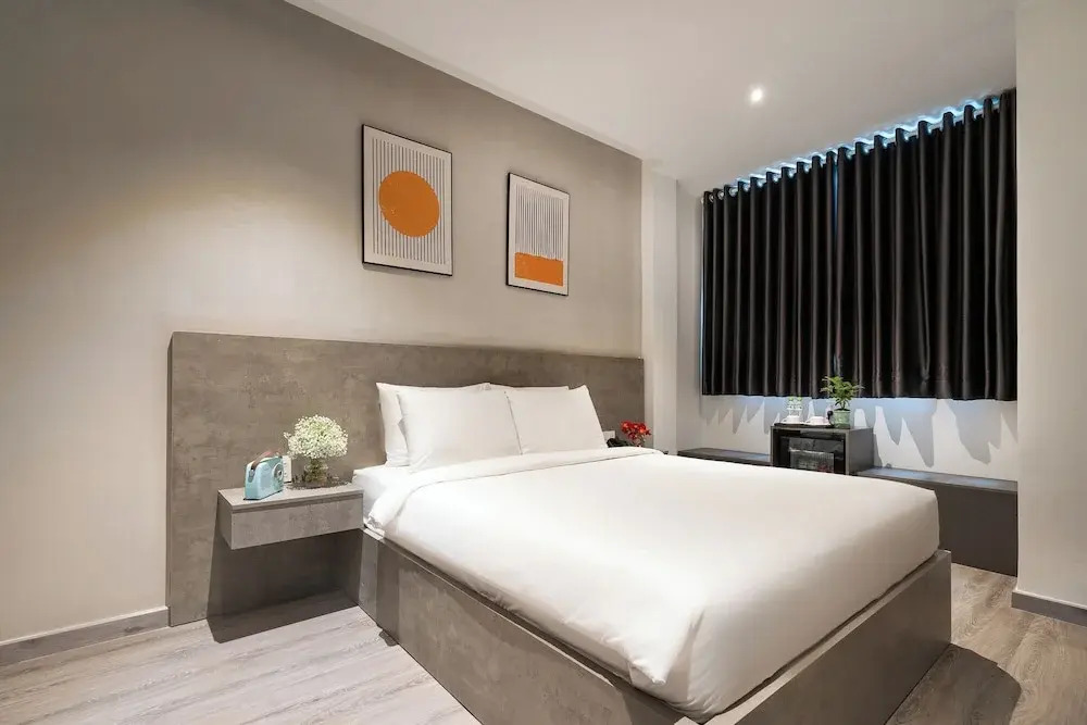 Nicecy Hotel - 218 Le Thanh Ton Street