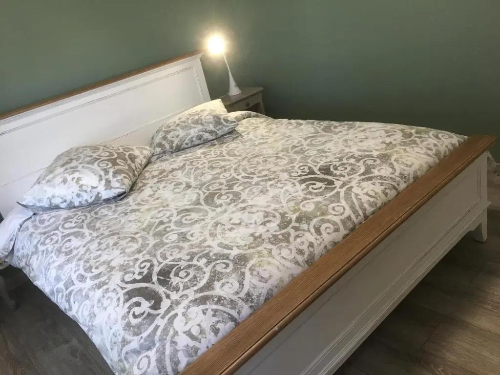 BedinReims cozy apartment parking and wifi free ideal 4 Adultes et 2 Enfants
