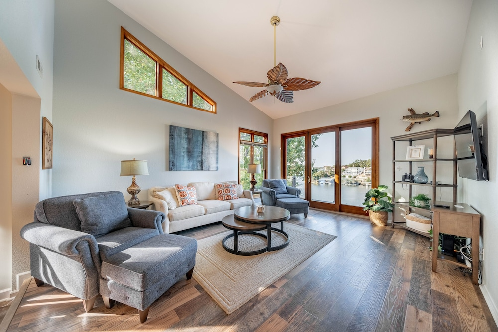 Lakefront Luxury With Boat Slip, Decks & Kayaks at 17mm