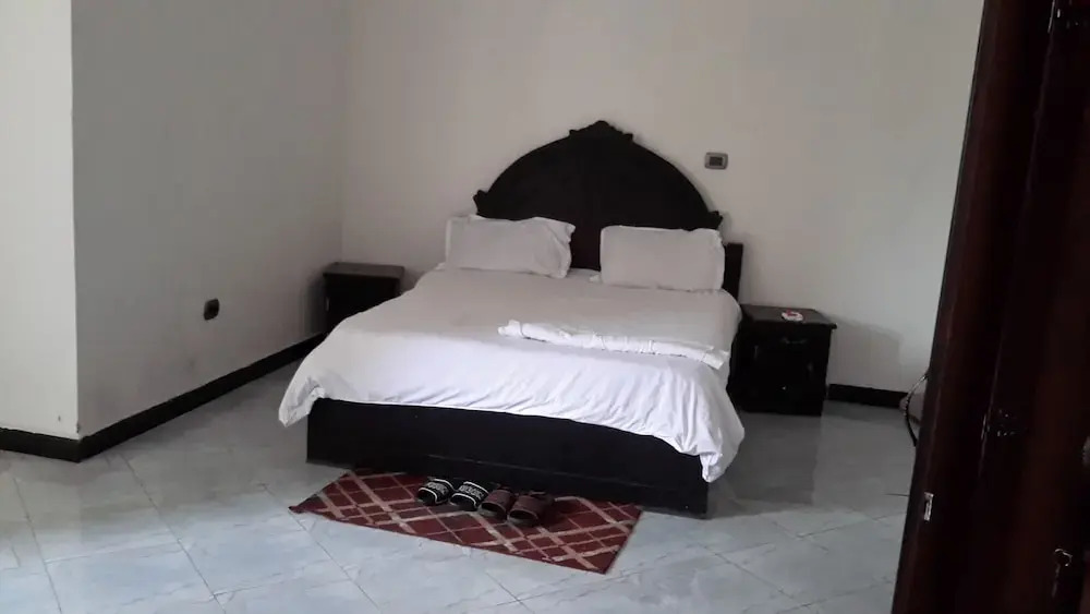mELaT Guest House